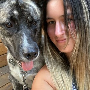 Meet your Posher, Desiree